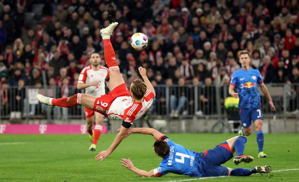 从拉齐奥调整名单备战德国杯到托特纳姆围绕亚冠回应争议，法兰克福今夜完成体检的简单介绍